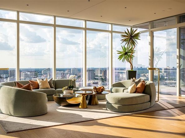 1747  Leonard Street  2201, Dallas Texas 75201