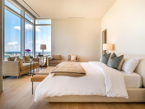 1747  Leonard Street  2201, Dallas Texas 75201