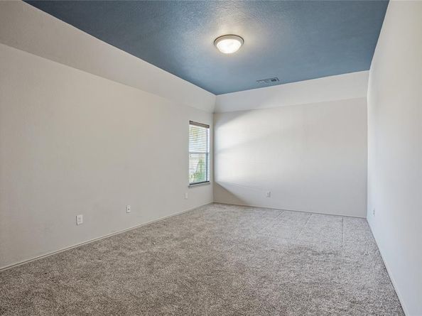 1017  Long Pointe Avenue , Fort Worth Texas 76108