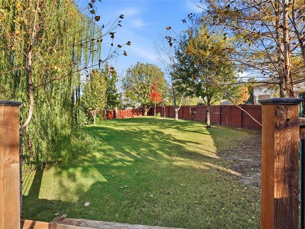 1017  Long Pointe Avenue , Fort Worth Texas 76108