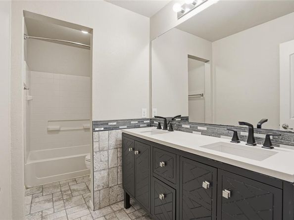 1017  Long Pointe Avenue , Fort Worth Texas 76108