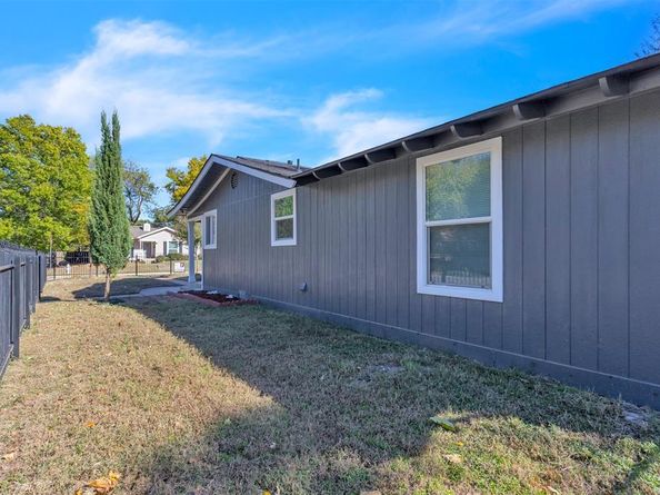 2701  Halbert Street , Fort Worth Texas 76112