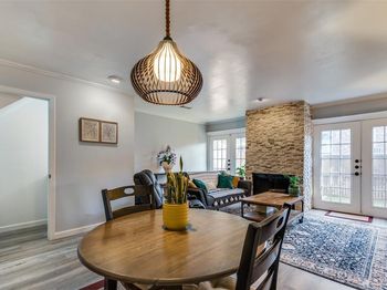 2816  Wycliff Avenue 