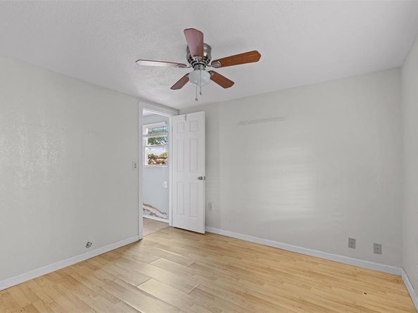 2117 W Lotus Avenue , Fort Worth Texas 76111