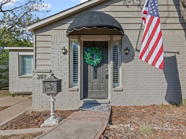 2117 W Lotus Avenue , Fort Worth Texas 76111