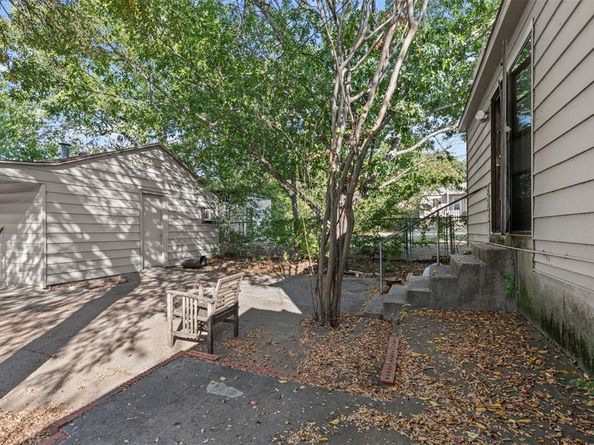 2117 W Lotus Avenue , Fort Worth Texas 76111