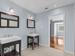 2117 W Lotus Avenue , Fort Worth Texas 76111