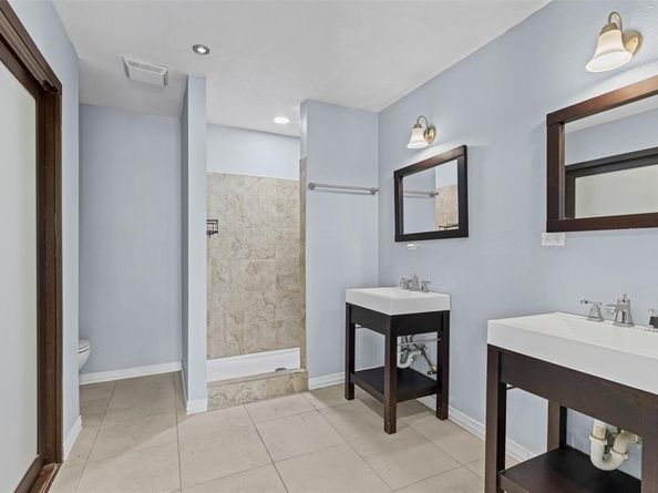 2117 W Lotus Avenue , Fort Worth Texas 76111