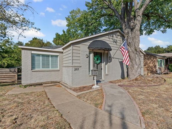 2117 W Lotus Avenue , Fort Worth Texas 76111