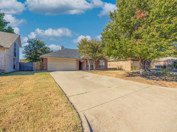 10832  Tall Oak Drive , Fort Worth Texas 76108