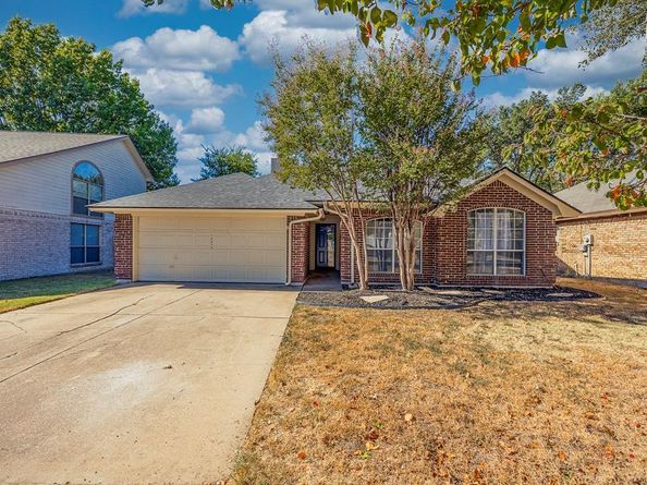 10832  Tall Oak Drive , Fort Worth Texas 76108