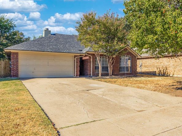 10832  Tall Oak Drive , Fort Worth Texas 76108