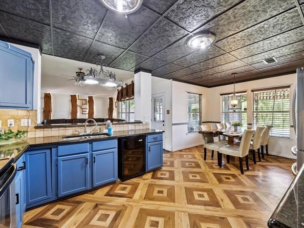 1701  Prairie Creek Court , Garland Texas 75040