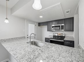 2702  Douglas Avenue  121, Dallas Texas 75219