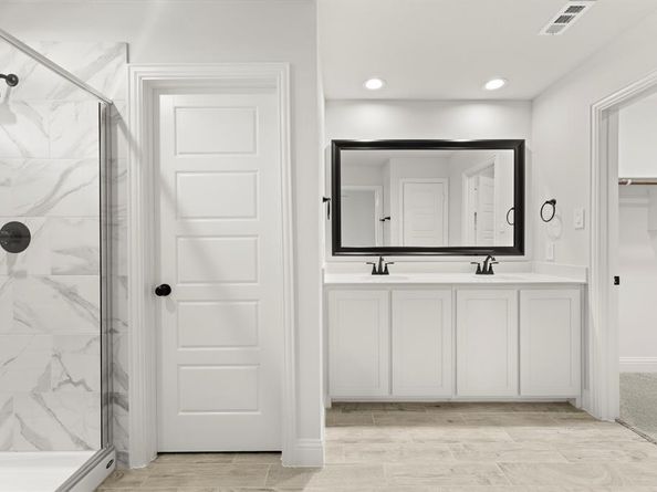 6945  Mustang Isle Drive , Dallas Texas 75228