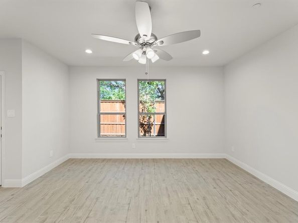 6945  Mustang Isle Drive , Dallas Texas 75228