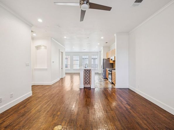 643  Senda  , Irving Texas 75039