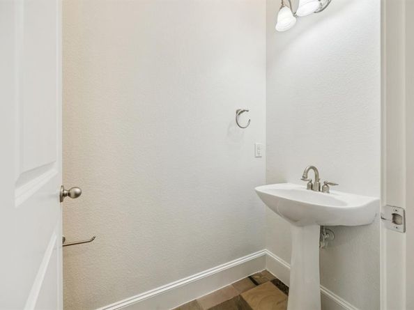 643  Senda  , Irving Texas 75039