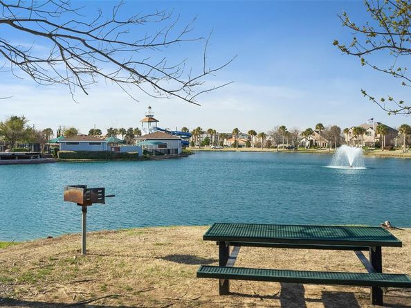 1124  Spanish Moss Drive , Savannah Texas 76227