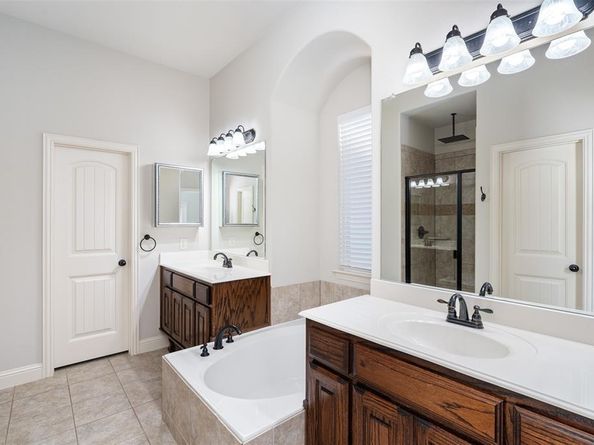 1124  Spanish Moss Drive , Savannah Texas 76227