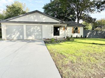 300 N Cottonwood Drive 
