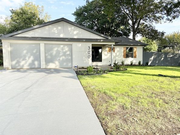 300 N Cottonwood Drive , Richardson Texas 75080