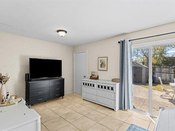 5117  Curzon Avenue , Fort Worth Texas 76107