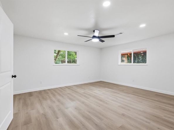 5940  Hunters View Lane , Dallas Texas 75232