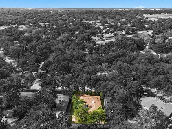 5940  Hunters View Lane , Dallas Texas 75232