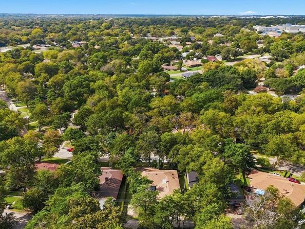 5940  Hunters View Lane , Dallas Texas 75232