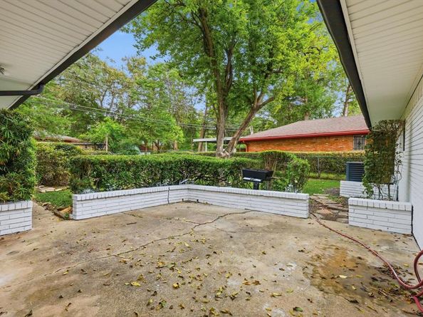 5940  Hunters View Lane , Dallas Texas 75232