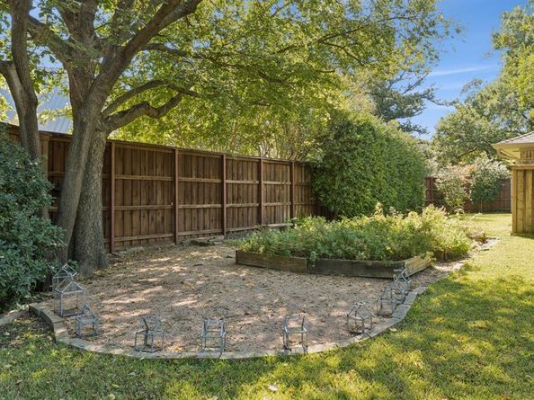 5629  Yolanda Circle , Dallas Texas 75229