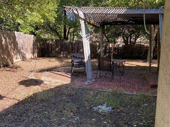 1433  Spring Willow Drive , Arlington Texas 76018