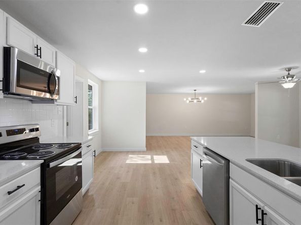 1610 SW 3rd Street , Grand Prairie Texas 75051