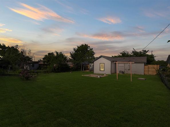 1610 SW 3rd Street , Grand Prairie Texas 75051