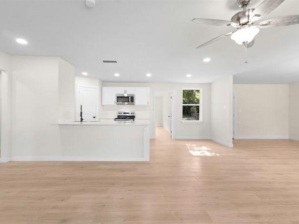 1610 SW 3rd Street , Grand Prairie Texas 75051