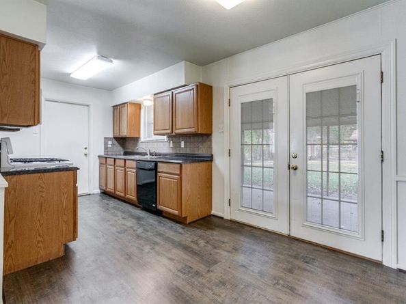 2607  Jonesboro Avenue , Dallas Texas 75228