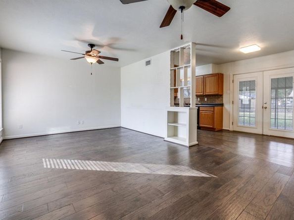 2607  Jonesboro Avenue , Dallas Texas 75228