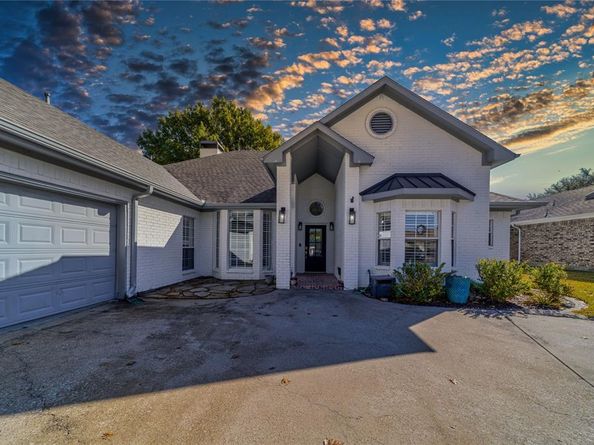 4112  Fairlakes Court , Dallas Texas 75228