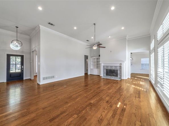 4112  Fairlakes Court , Dallas Texas 75228