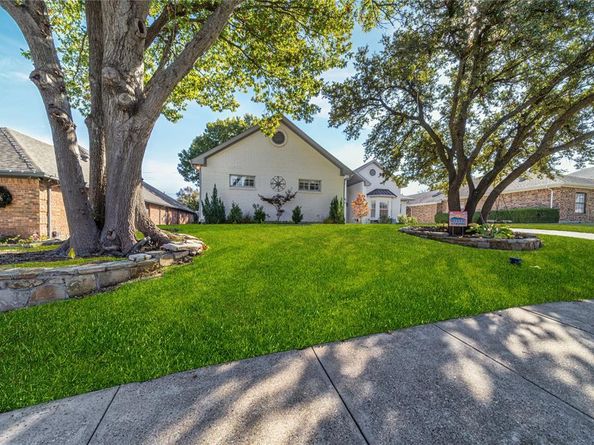 4112  Fairlakes Court , Dallas Texas 75228