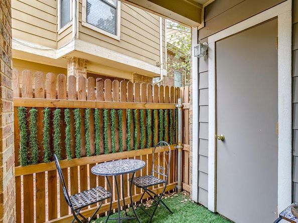 2117  Park Willow Lane  D, Arlington Texas 76011