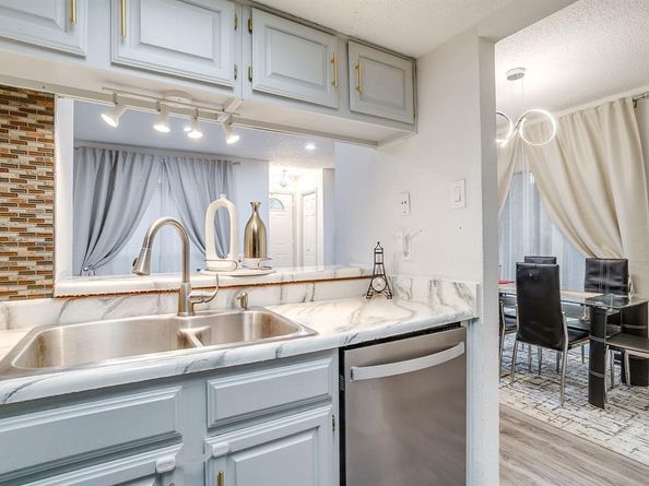 2117  Park Willow Lane  D, Arlington Texas 76011