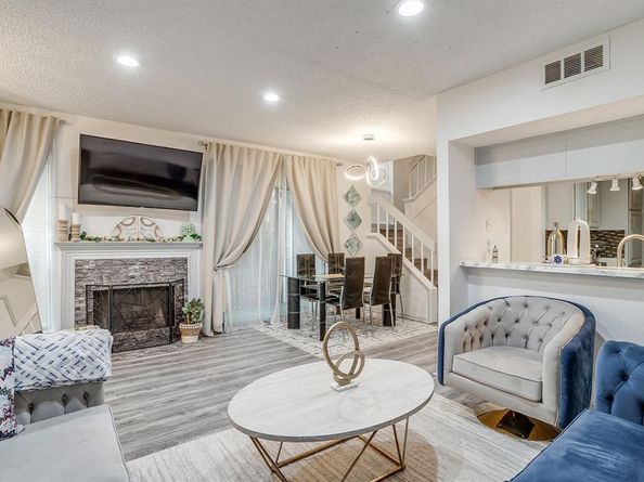 2117  Park Willow Lane  D, Arlington Texas 76011