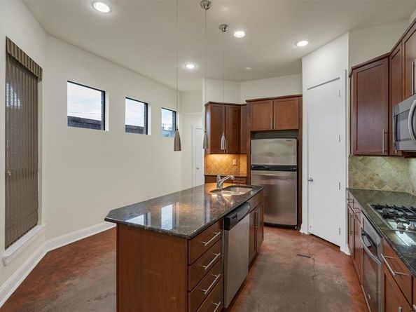 5631  Longview Street , Dallas Texas 75206