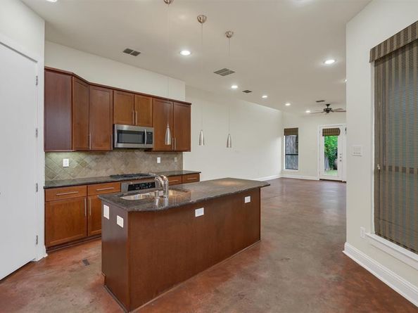 5631  Longview Street , Dallas Texas 75206