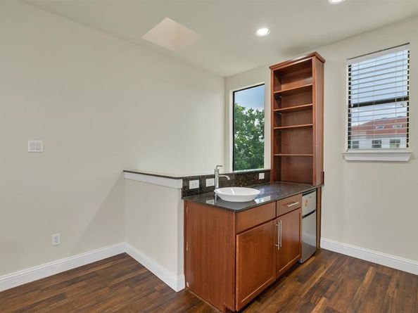 5631  Longview Street , Dallas Texas 75206