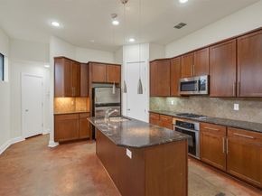 5631  Longview Street , Dallas Texas 75206