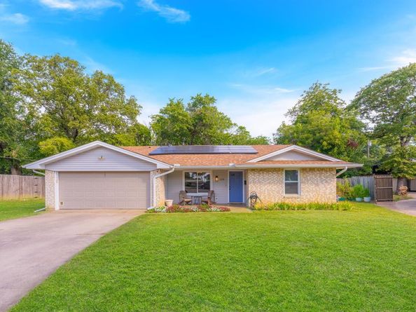 1314  Sandy Circle , Irving Texas 75060