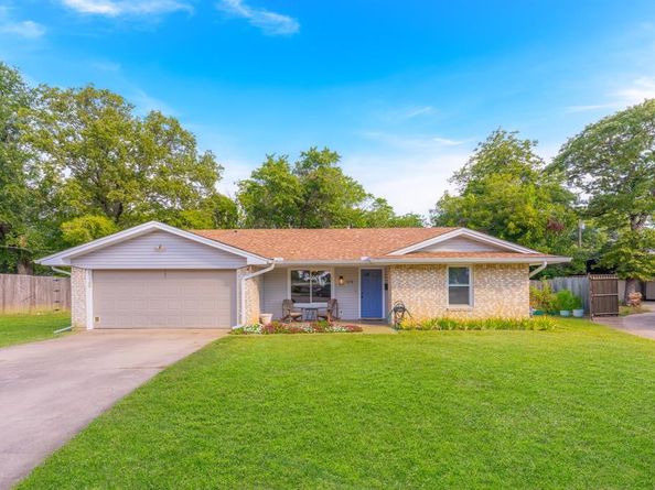1314  Sandy Circle , Irving Texas 75060